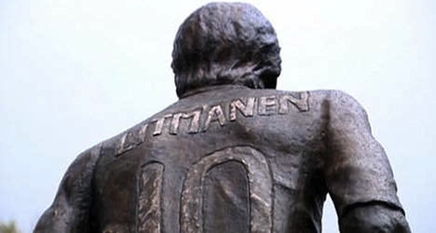 Jari Litmanen statue